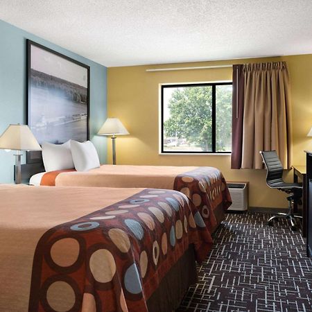 Super 8 By Wyndham Dyersville Exterior photo