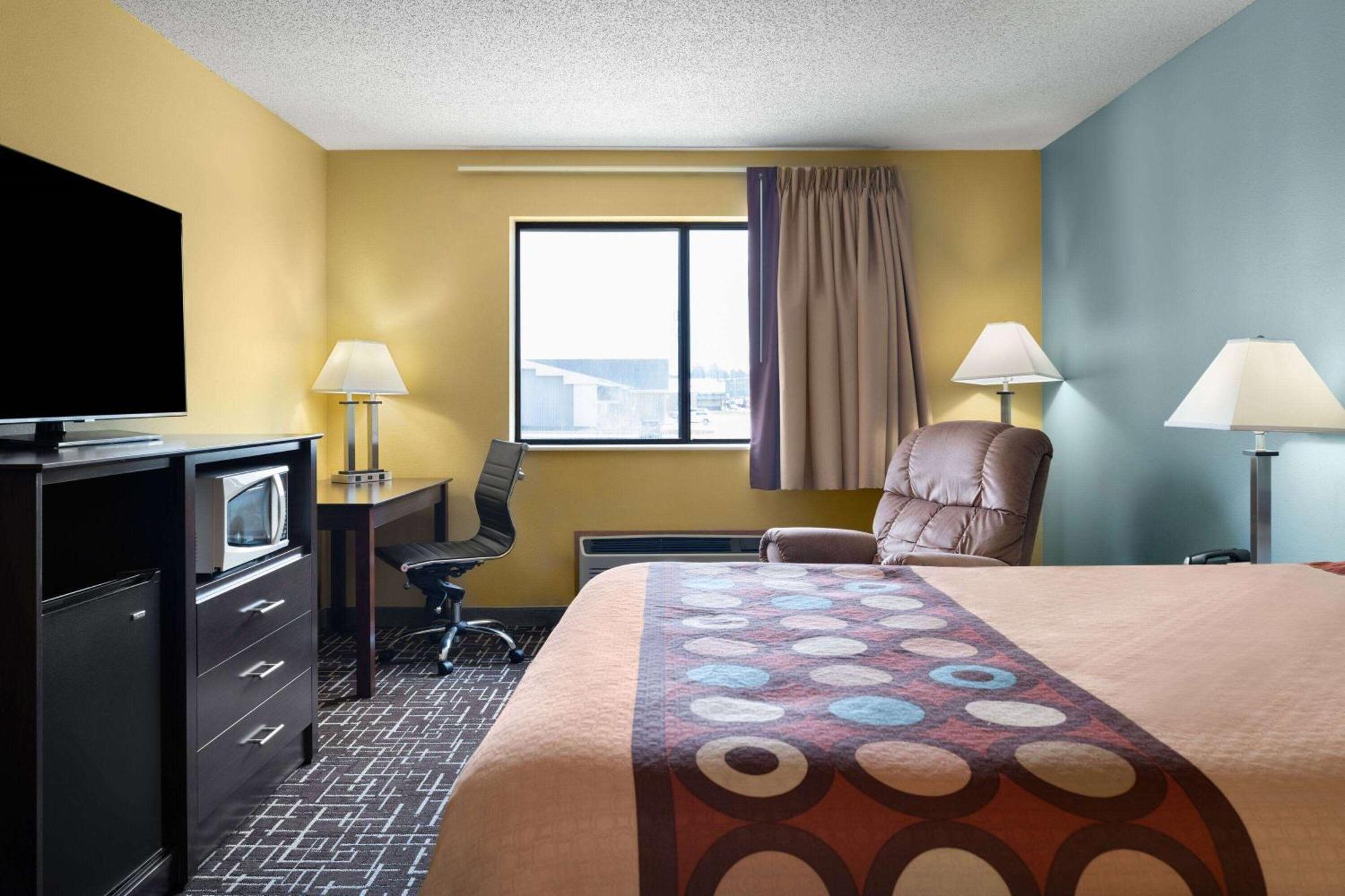 Super 8 By Wyndham Dyersville Exterior photo